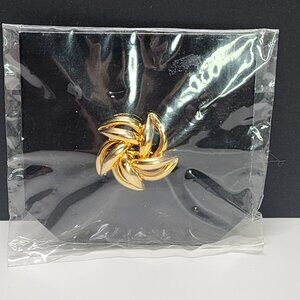 Vintage Pinwheel Flower Gold Tone Pin Brooch Small 1" Swirl Mid Century Modern